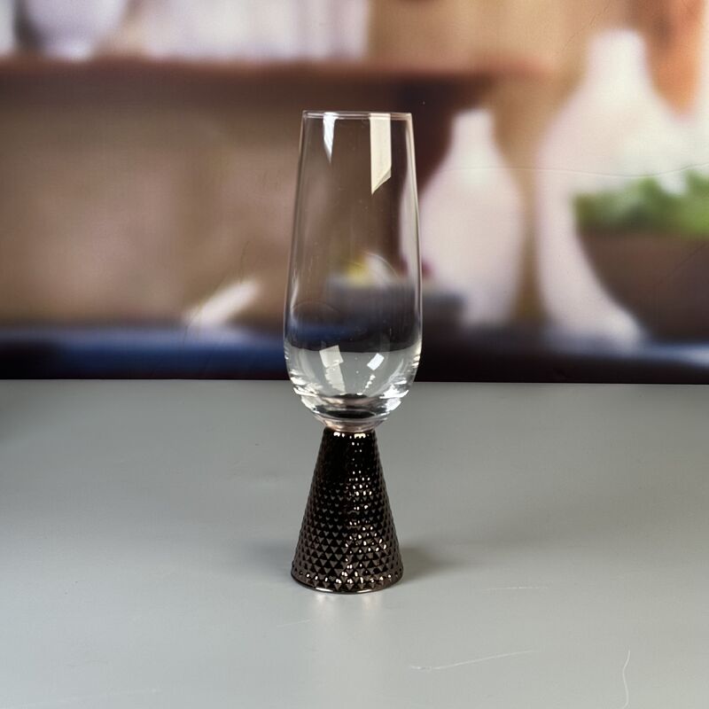 Qualität Einzigartiges, modernes Kunstwerk mit Silber-Diamant-Basis-Glas für Weinglas für Luxusessen in Restaurants usine