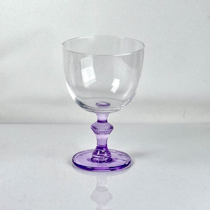 Qualität 4‑Pack Vintage Purple Stem Wine Glasses, Assorted Shapes Clear Cup with Decorative Purple Stem, Handblown Glass Goblets for Wedding Party Home Tabletop Decoration usine
