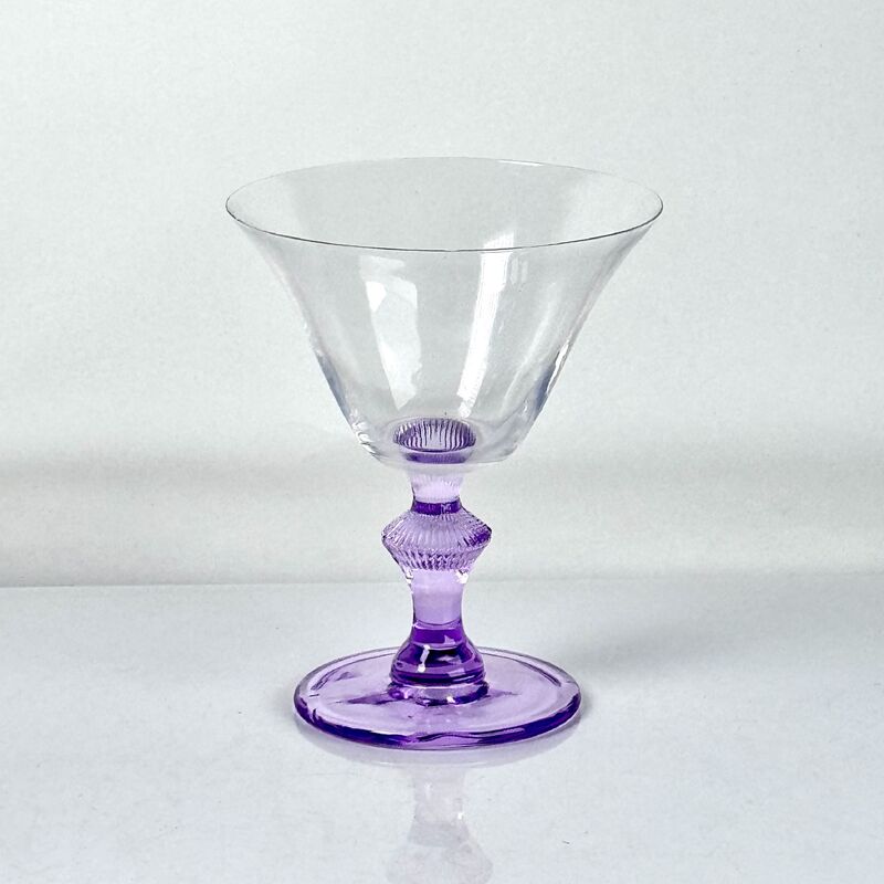 Qualität 4‑Pack Vintage Purple Stem Wine Glasses, Assorted Shapes Clear Cup with Decorative Purple Stem, Handblown Glass Goblets for Wedding Party Home Tabletop Decoration usine