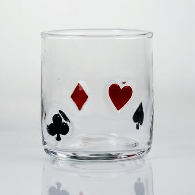 Qualität Handgeblasene Poker-Ikon Whisky Glas, 400 ml klarer Tumbler mit Herz, Spade, Club & Diamant Anzüge, altmodische Glas für Whisky, Cocktails, Saft usine
