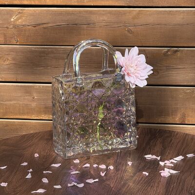 Qualität Hand-Blown Diamond Pattern Glass Handbag Vase - Versatile Decorative Centerpiece for Home & Wedding Decor usine
