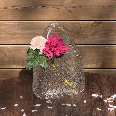 Qualität Hand-Blown Diamond Pattern Glass Handbag Vase - Versatile Decorative Centerpiece for Home & Wedding Decor usine