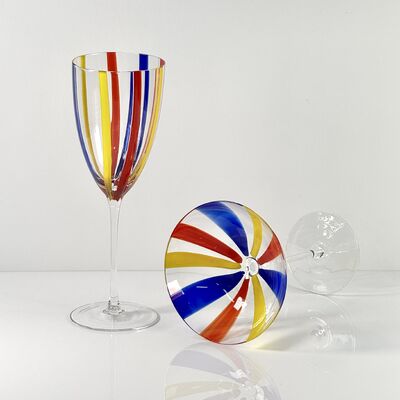 Qualität Hand Blown Art Glass Goblet & Coupe Glass Set, Vibrant Red Yellow Blue Vertical Cane Stripes Murano Style Stemmed Wine & Martini Glasses for Bar, Party & Gift Fabrik