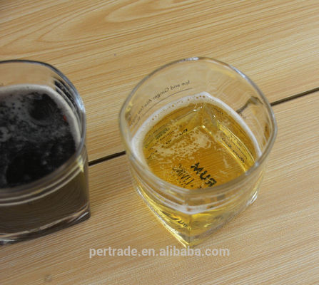 Qualität Set von vier Quadrat 240 ml Schick Whisky Glas mit Dekal usine