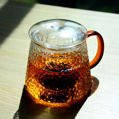 Qualität Handgefertigte Glas-Tee-Tasse mit geprägtem Muster Hoch-Borosilikat-GlasTee-Tasse Tumbler Trinkglas usine