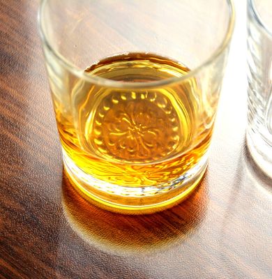 Qualität Großhandel Konzise Tumbler Trinkgläser kundenspezifisch geprägtes Blumenmuster Doppel Old Fashion Glasbecher usine