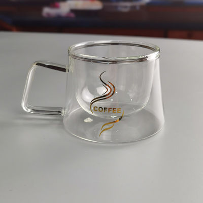 Qualität 200ml Borosilikat Doppelschicht Glas Kaffeetasse mit goldenem Logo usine