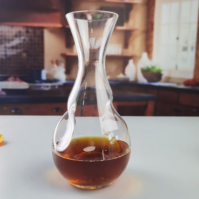 Qualität 750 ml SGS-Aeration Kristallwein-Dekanter mit verdrehter Wirbelkonstruktion usine